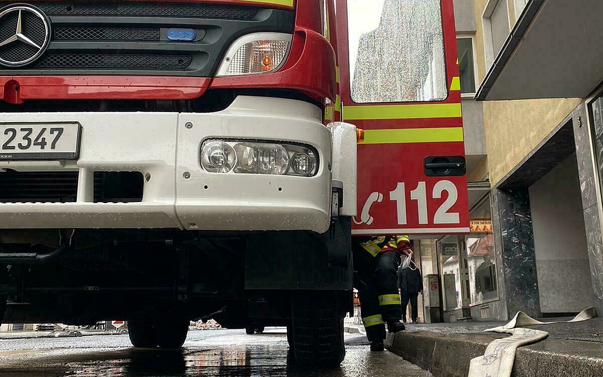 Feuerwehr Textorstraße Dauerregen Feuerwehr Textorstraße Dauerregen